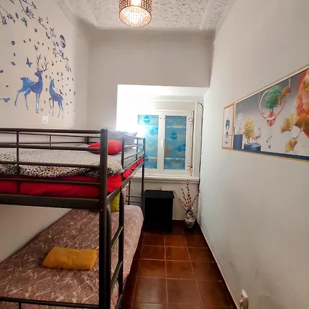 Δωμάτια σε οικογενειακή κατοικία Perfect Near Airport 2 *