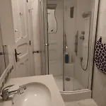 Perfect Near Airport 2 Kwatera prywatna
